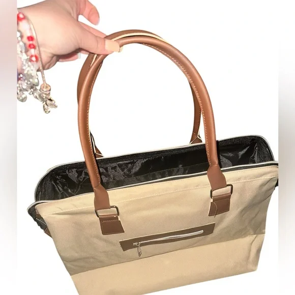 Mommy Bag in Tan Canvas with two organizer bags. Brand new! - Picture 6 of 12